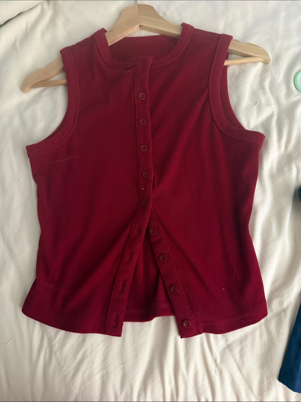 Aritzia Sleeveless Button-Front Ribbed Tank Top - Red